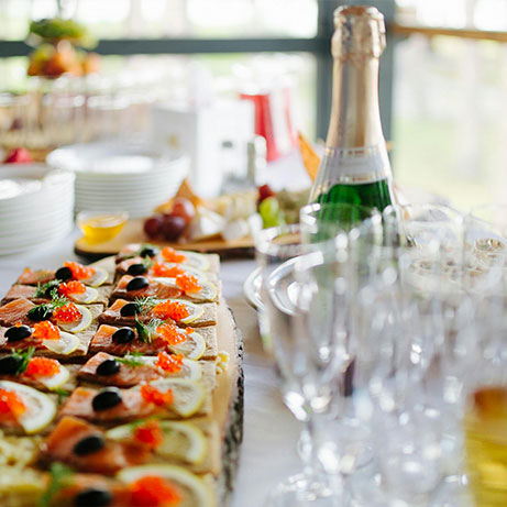 How to Choose the Right Catering Service for your Business Meeting